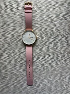 Skagen Pink Leather Strap Gold Case Minimalist Watch
